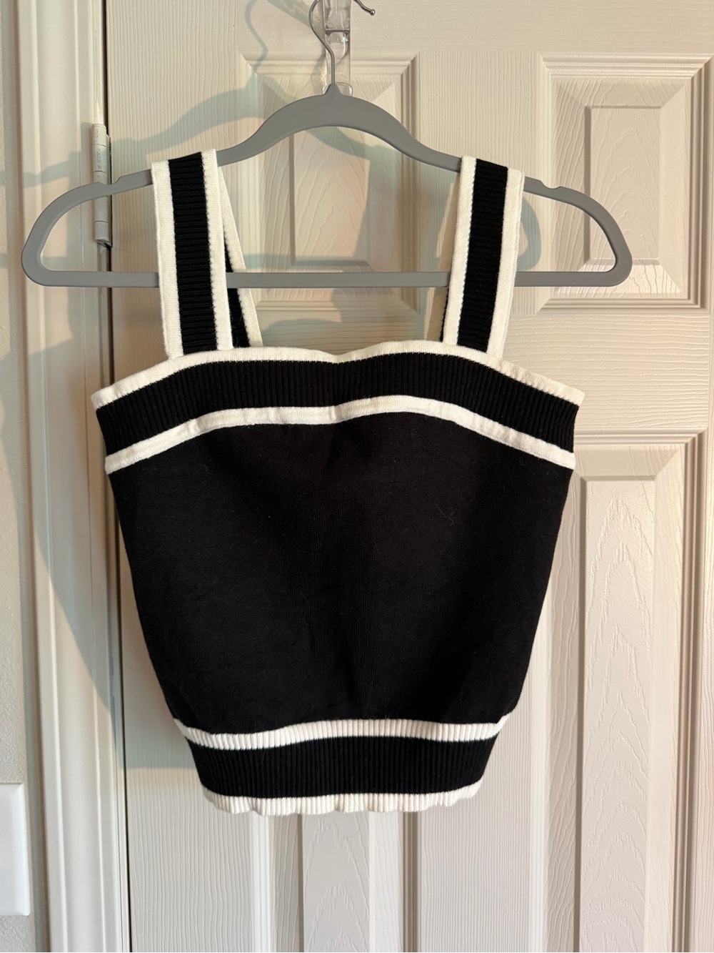 Contrast-Trim Black Crop Tank Top - Women